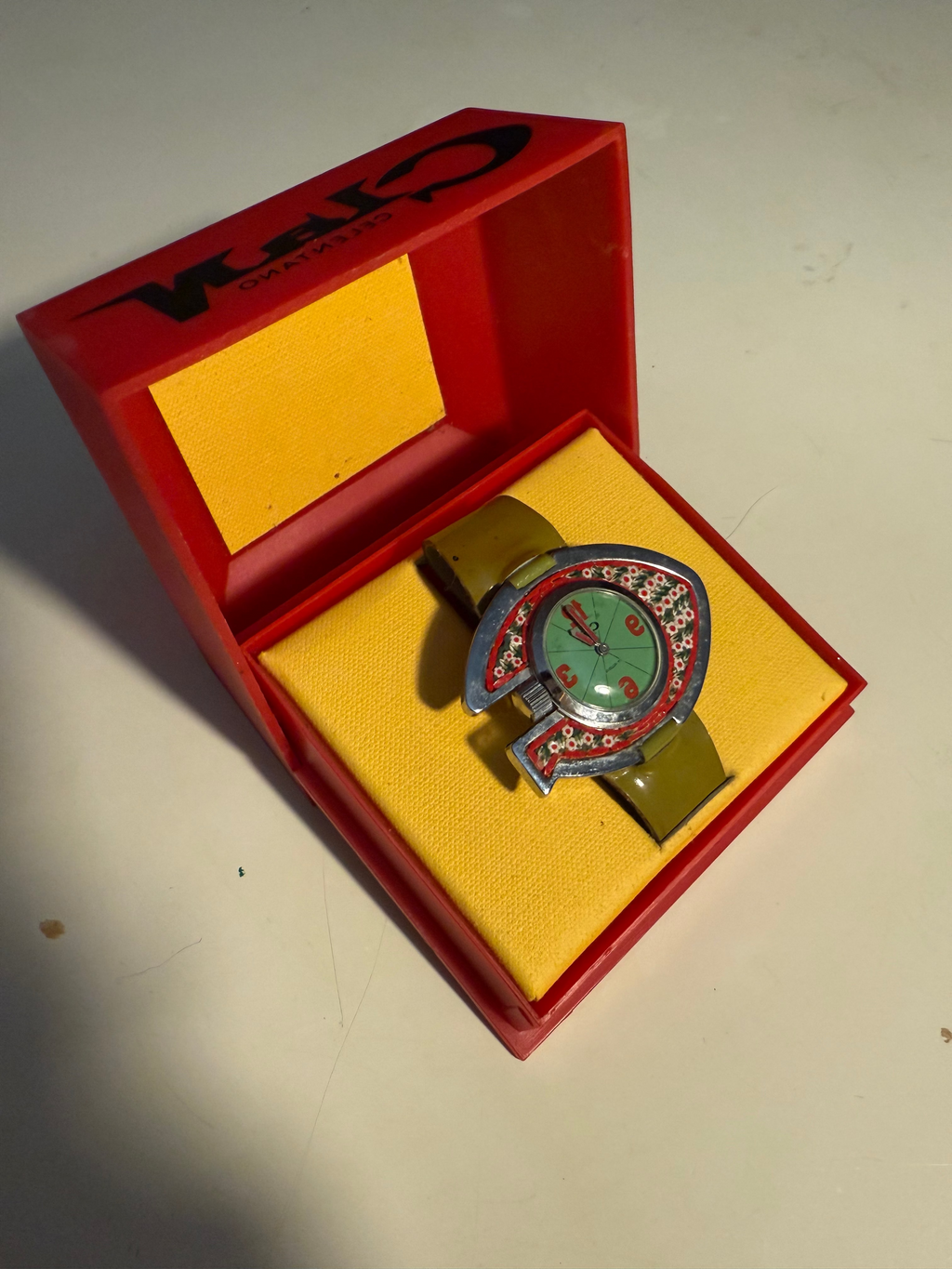 Montre Officielle du Clan Adriano Celentano – Pièce Rare & Iconique